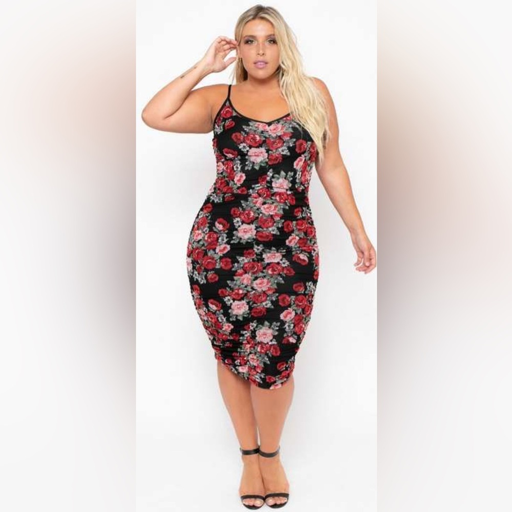 Curvy Sense Floral Black and Red Bodycon Dress